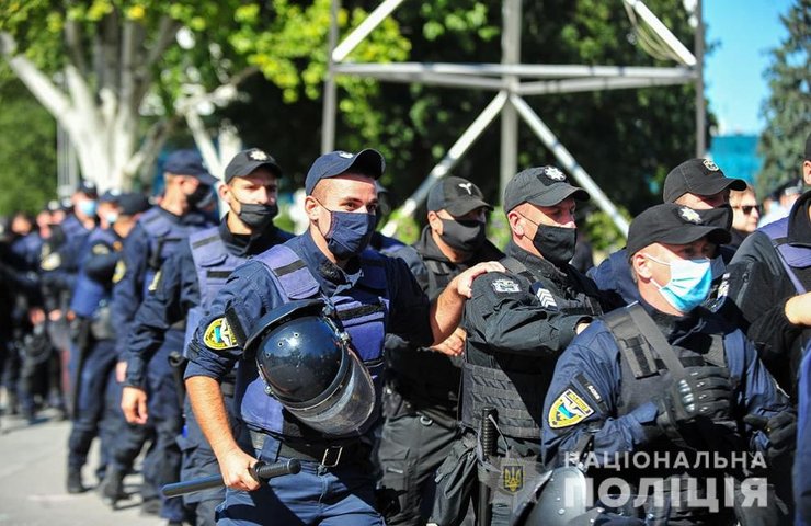 полиция на лгбт марше