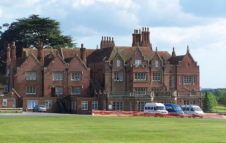 Особняк бізнесмена у Великій Британії, сімейний маєток, будинок, будівля, нерухомість, суд, конфіскація майна, гроші,