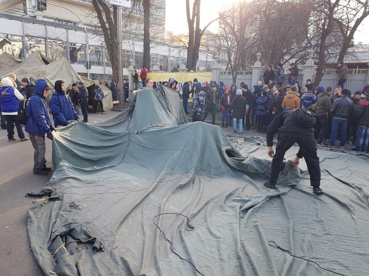 протесты против рынка земли, палатки, фото