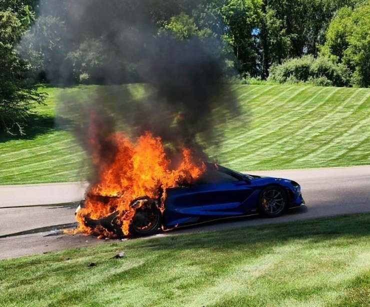 McLaren 765 LT, суперкар McLaren, сгорел суперкар