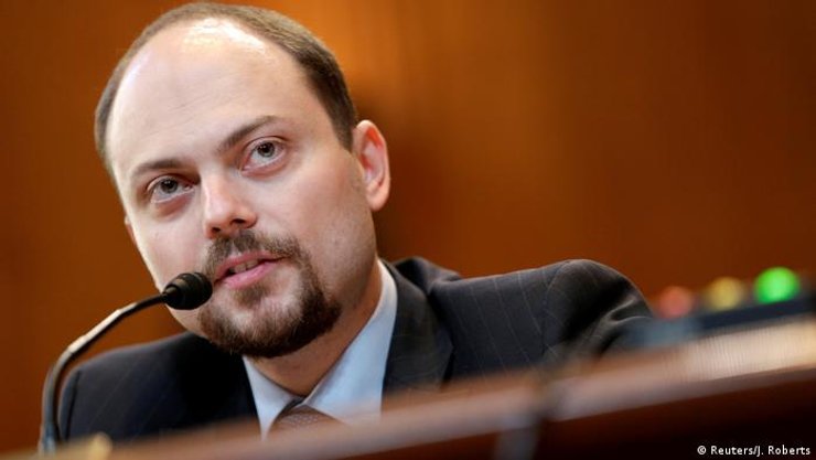 Кара-Мурза, микрофон, фото