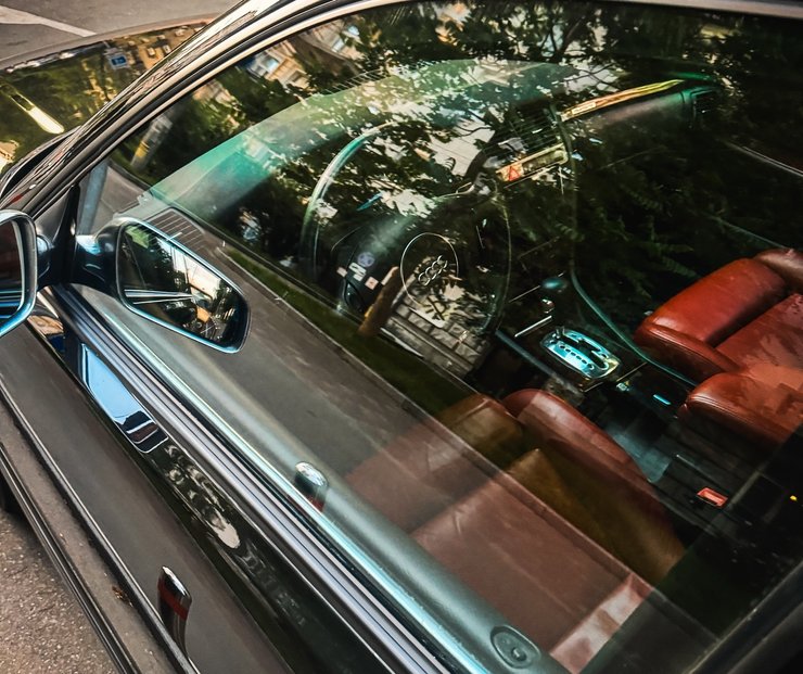 Салон Audi S8 2001 г.