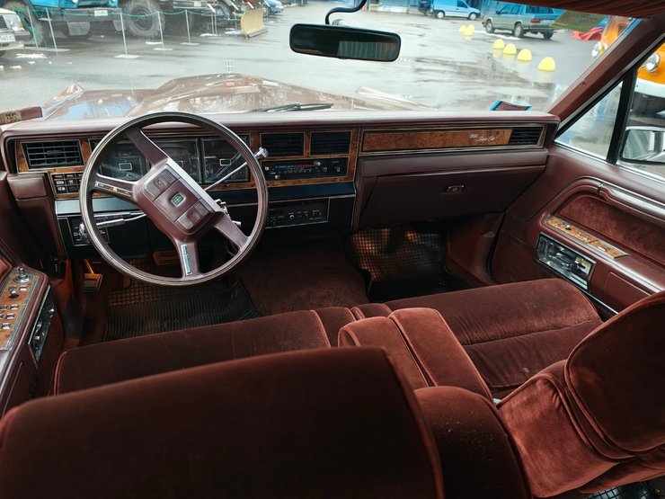 салон Lincoln Town car 1985, Lincoln Town car, седан Lincoln