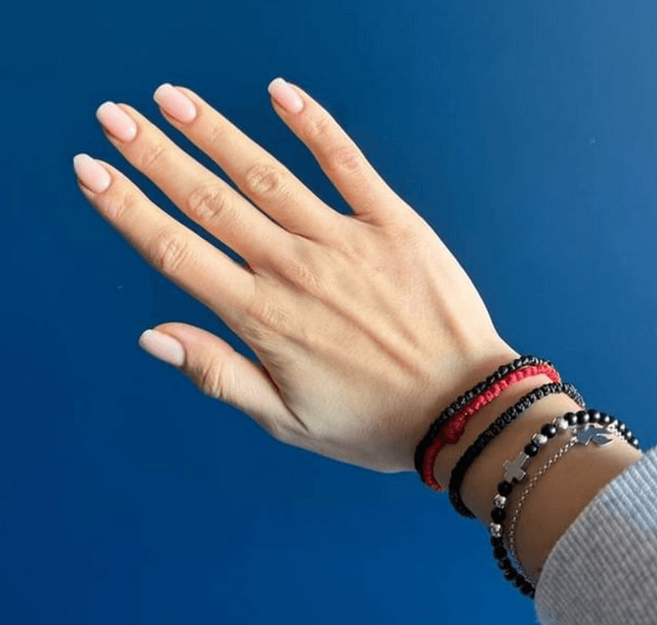 Рука Сони Морозюк без кольца