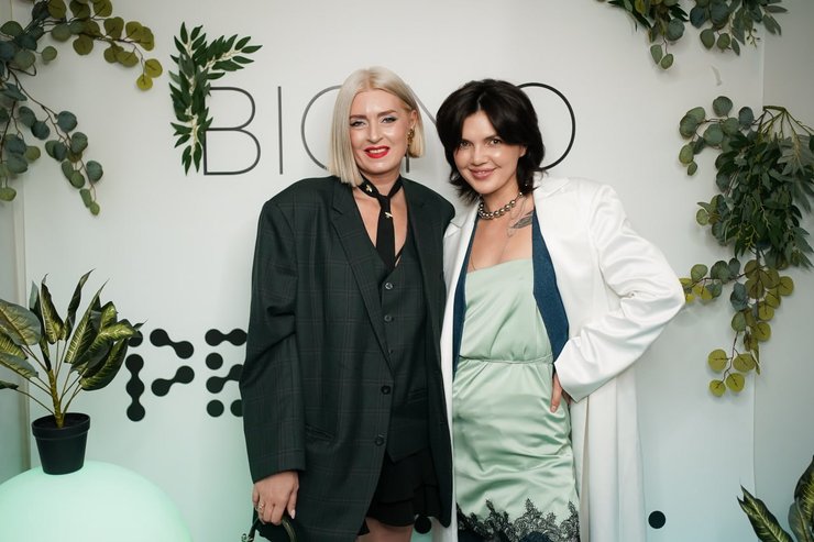 Таня Карикова и Яна Винниченко