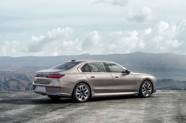 BMW i7 2023, BMW i7, новий BMW i7, електромобіль BMW i7, BMW 7 Series, броньований BMW