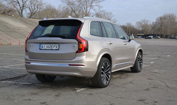 Volvo XC90, новий Volvo XC90, кросовер Volvo, Volvo XC90 2025, гібрид Volvo XC90