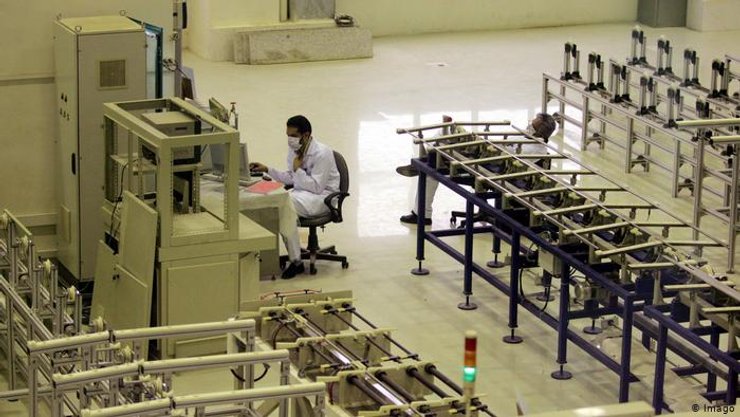 1 квітня 2021 року сталась аварія в розподільній електромережі на іранському атомному об'єкті в Натанзі. Як стверджувала газета The New York Times, аварія сталася в результаті вибуху, організованого ізраїльськими диверсантами.