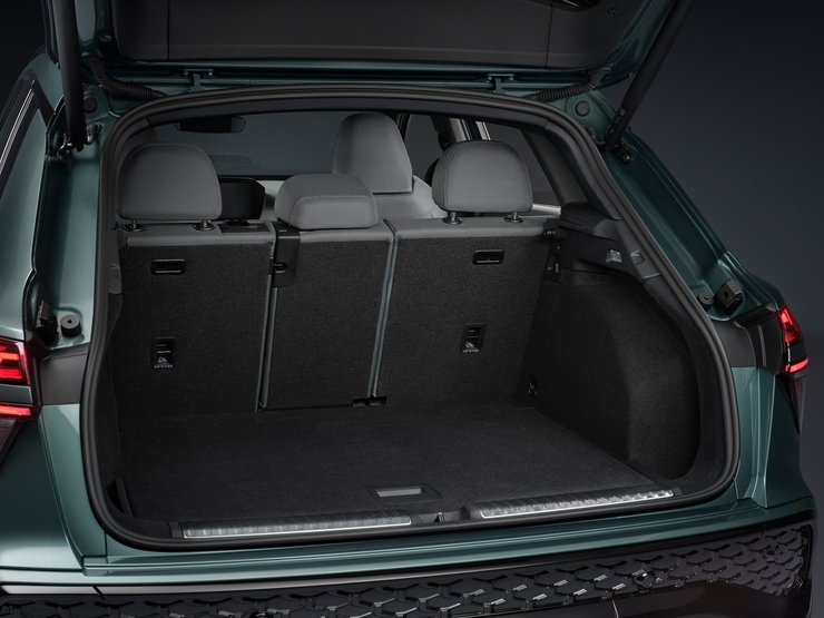 багажник Audi Q3, новий Audi Q3, Audi Q3 2026, кросовер Audi Q3