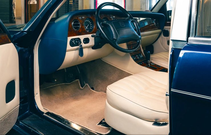 салон Bentley Brooklands 1996