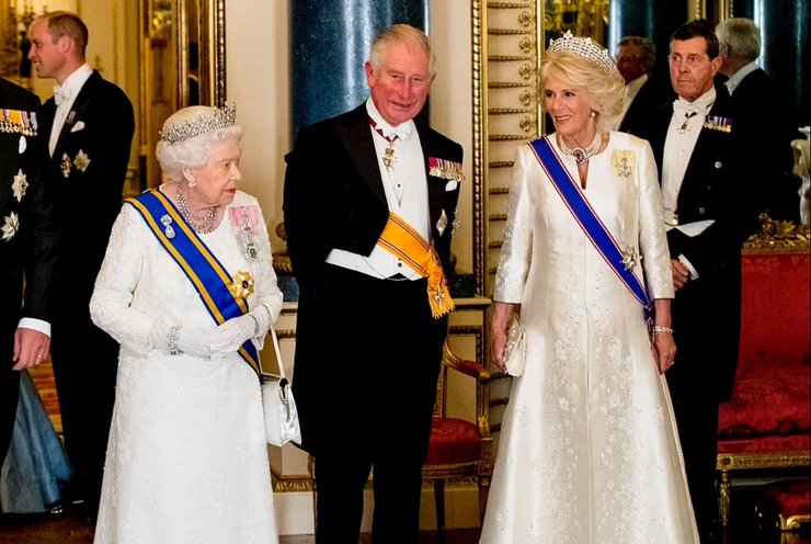 Елизавета II, Камилла Паркер Боулз, королева Англии, принц Чарльз, английская монархия