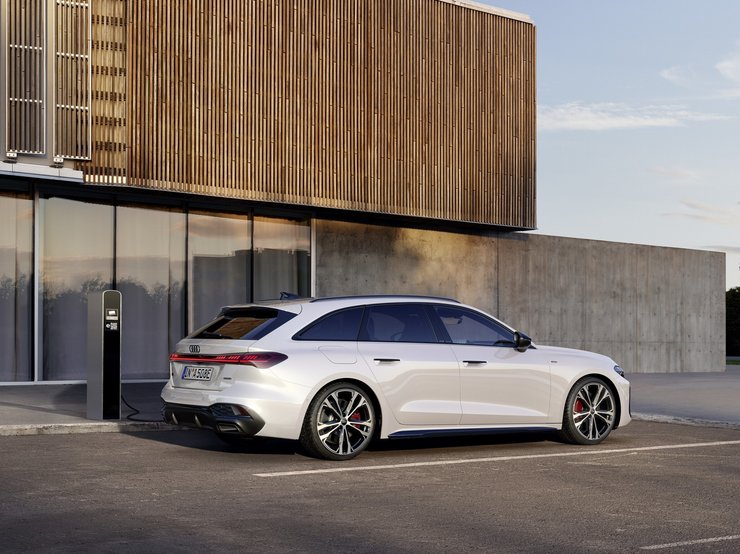 Audi A5 Avant, новый Audi A5, Audi A5 e-hybrid, Audi A5 2025, гибрид Audi A5