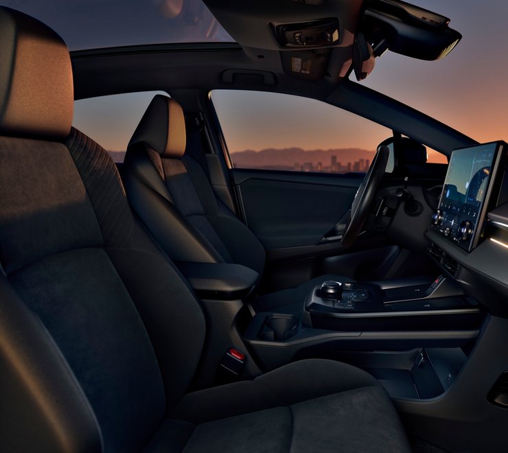 салон Toyota C-HR 2026, электромобиль Toyota, кроссовер Toyota, электрокроссовер Toyota