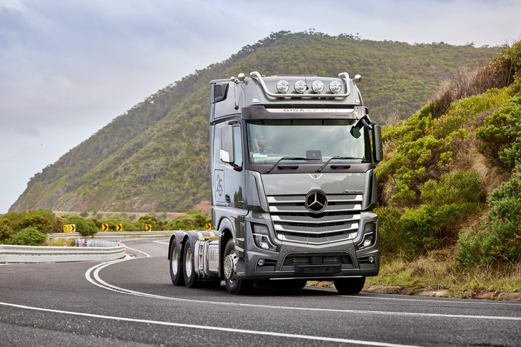 Mercedes Actros, Продажі комерційних авто, Ринок комерційних авто, комерційні авто, комерційні авто