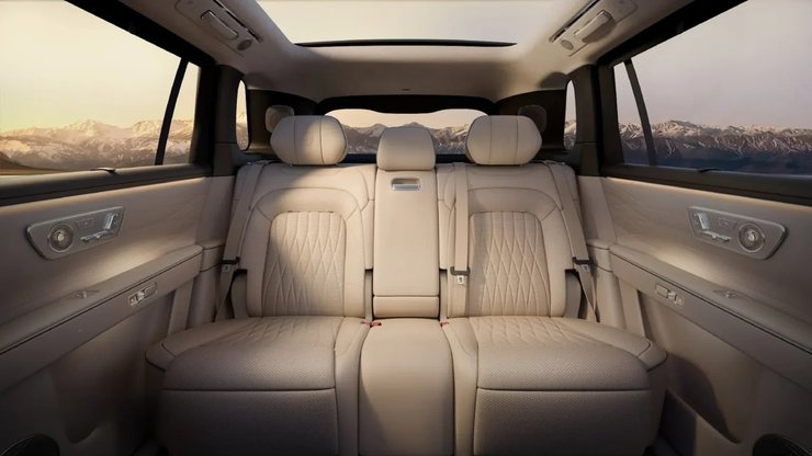 BYD представила Denza N8