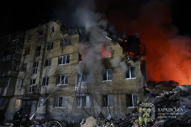 Зруйнована п'ятиповерхівка у Харкові