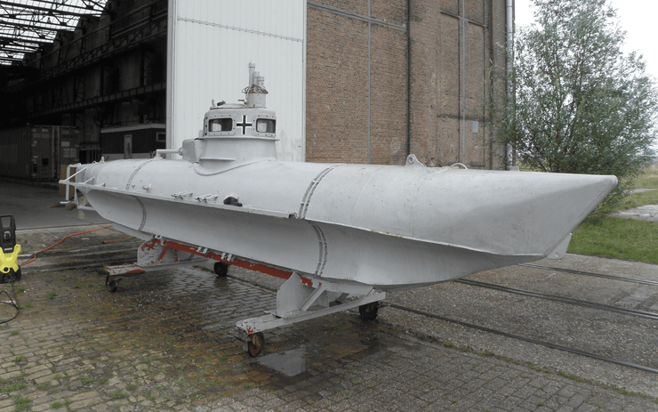 Подводная лодка типа XB U-219/I-505, подводная лодка типа IXD1 U-195/I-506,  подводная лодка, субмарина, Midget U-Boat, карликовая подводная лодка, карликовая субмарина, ретро фото, история подводных лодок, подводная лодка Biber