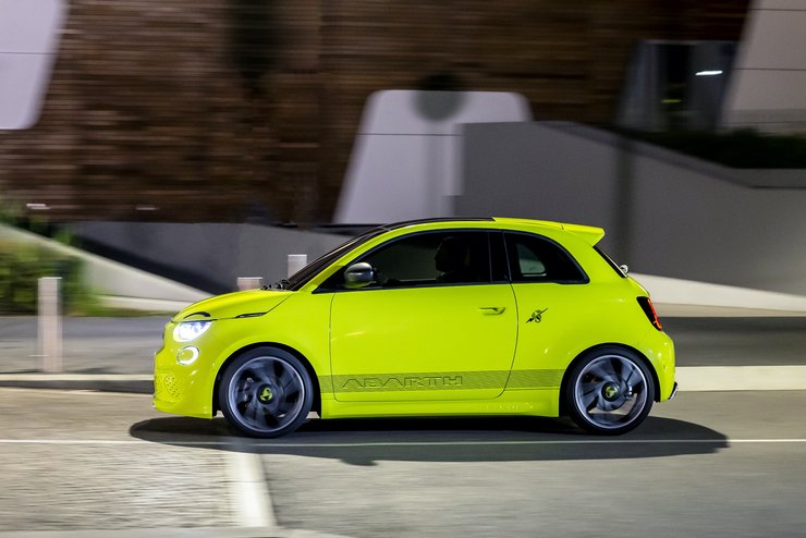 Новий Abarth 500e, Fiat 500e, Fiat 500e Abarth, новий Fiat 500e, електромобіль Fiat 500, новий Fiat 500e Abarth
