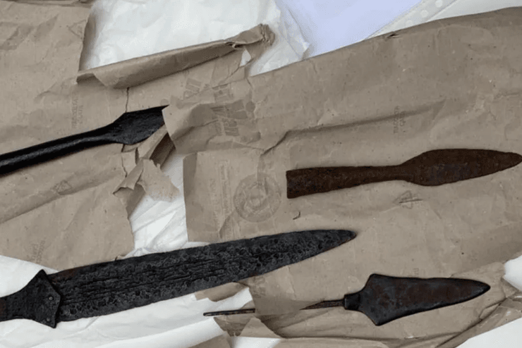 наконечники стріл та списів