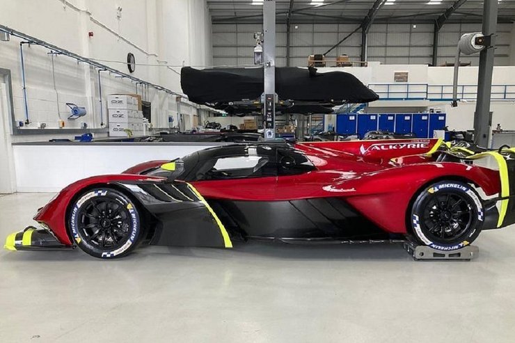 Aston Martin Valkyrie AMR Pro