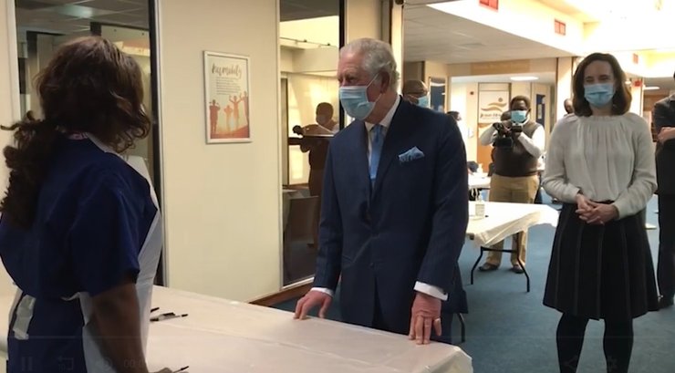 принц Чарльз, центр вакцинации