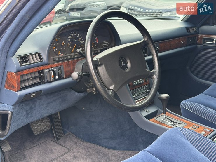 салон мерседес 126