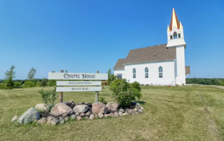 Пассивный доход, сдача в аренду недвижимости, дома, жилье, заработок, Airbnb, ремонт в старой церкви до и после