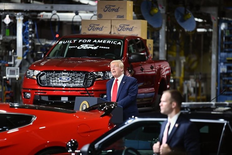 Трамп на заводе Ford в Мичигане