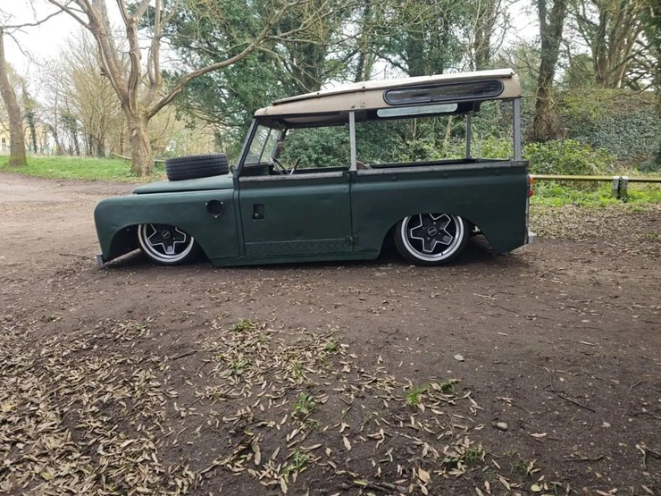 Унікальний Land Rover продають за 20 000 доларів