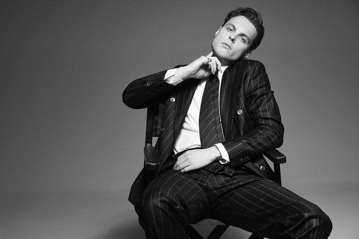 Густав Магнар Вітзен, холостяк, мільярдер