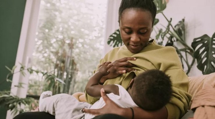 немовля, годування груддю