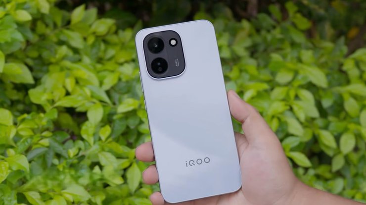 iQOO Z11