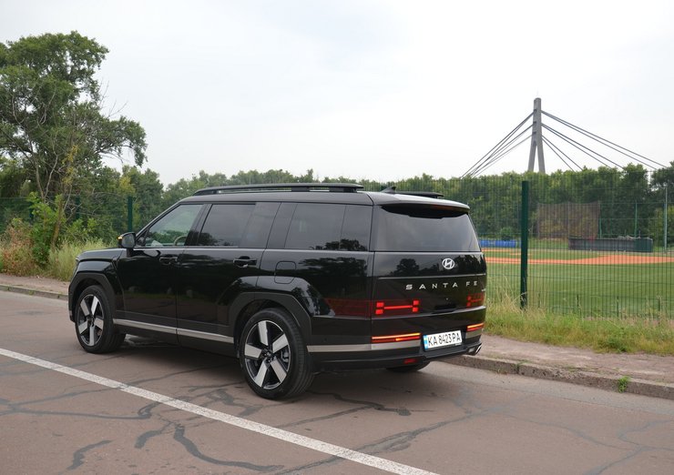 Хюндай санта фе 2025