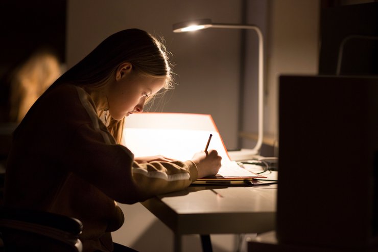 Дехто виїжджає з України перечекати можливі блекаути восени і взимку, щоб діти восени могли піти до школи за кордоном