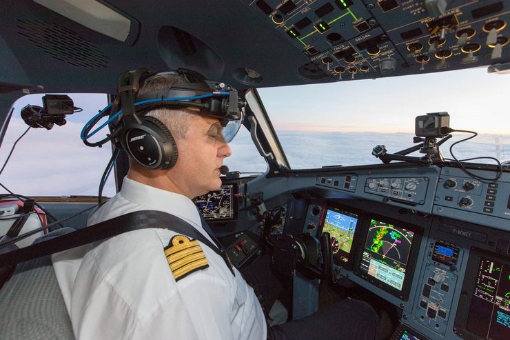 искусственный интеллект, управление самолетом, авиаперевозки