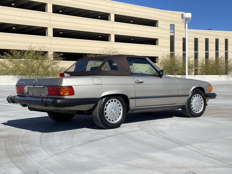 Mercedes-Benz 560SL 1987