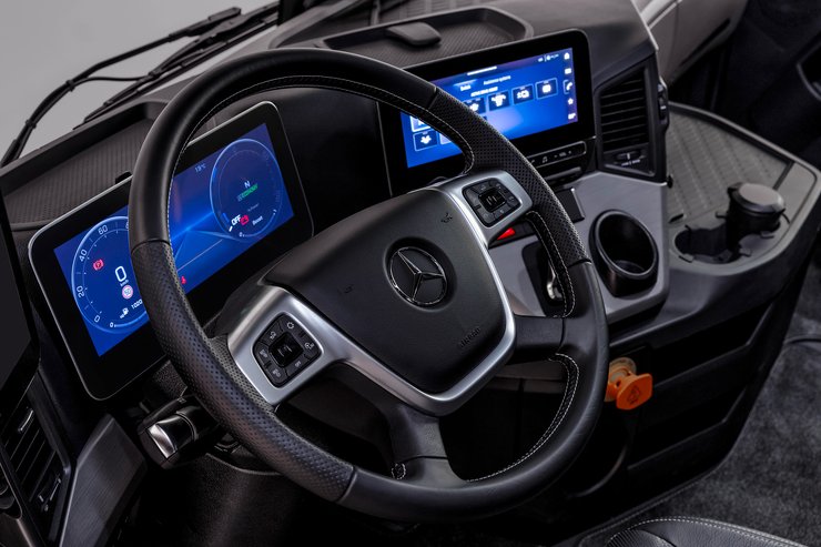 салон Mercedes eActros