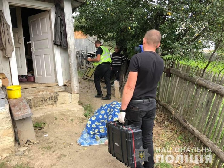 На месте работали эксперты и криминалисты