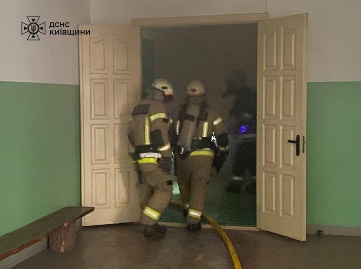 взрыв повербанка, ГСЧС, спасатели, пожар в школе, Белая Церковь, школа-лицей №16, в школе взорвался повербанк