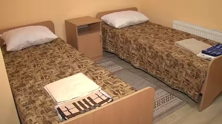 Кровати в камере СИЗО Ровно