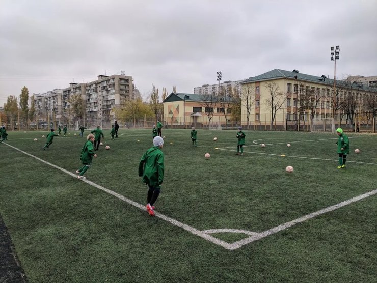 Стадион ДЮСШ "Смена" в Киеве