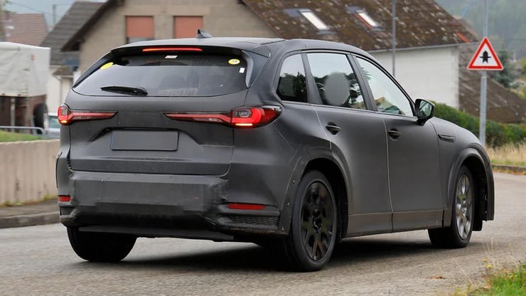 Автомобиль Mazda