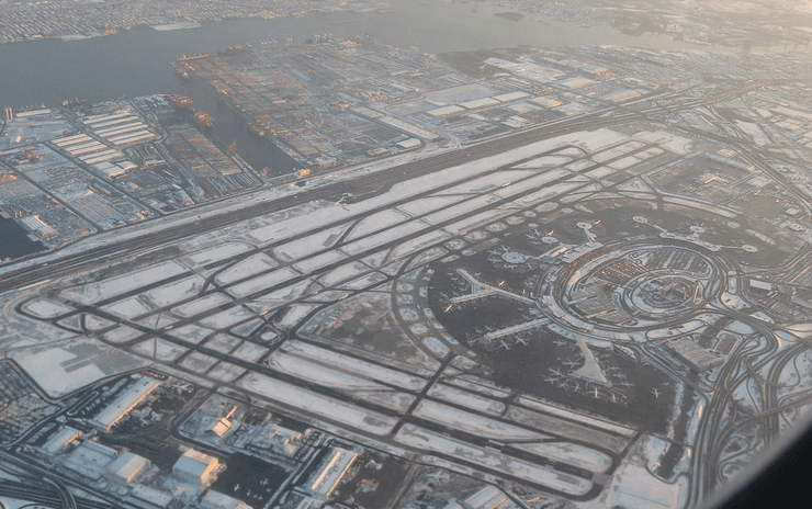 Ньюарк, Либерти, авиадиспетчер, сбой радаров, сбой связи, авария в аэропорту, безопасность полетов