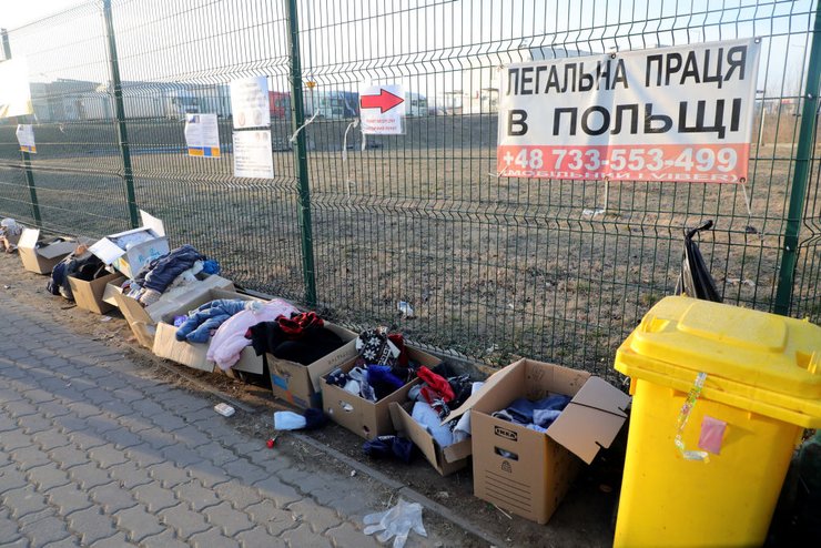 робота в Польщі, працевлаштування в Польщі, робота в Польщі для українців, українці в Польщі, робота для біженців, робота в Польщі легально, PESEL у Польщі, як отримати песель і бадання,