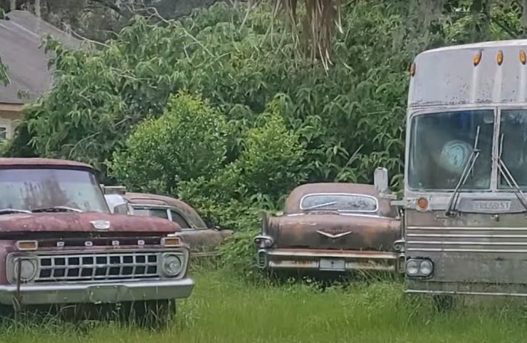 Брошенные авто под открытым небом