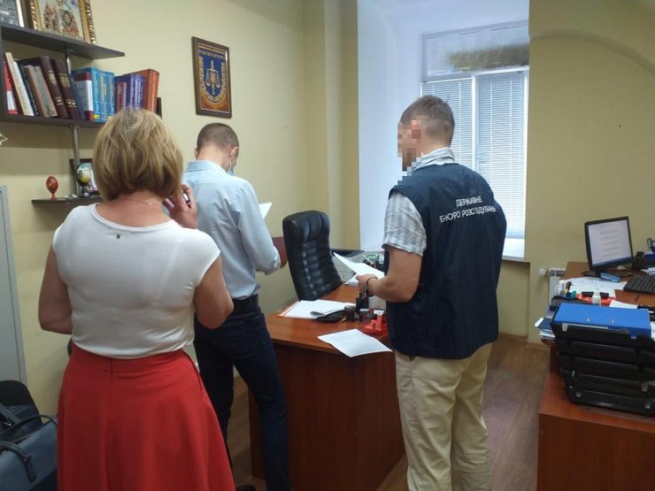 следователю нацполиции вручают подозрение