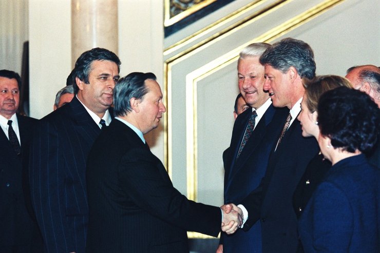 ервый официальный визит президента США Билла Клинтона в Москву