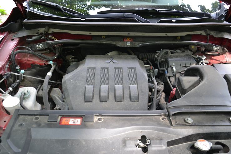 двигун Mitsubishi Eclipse Cross, новий Mitsubishi Eclipse Cross, кросовер Mitsubishi Eclipse, кросовер Mitsubishi