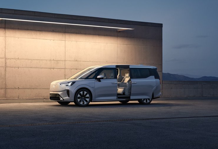 новый Volvo EM90, Volvo EM90, Volvo EM90 2024, электромобиль Volvo, минивэн Volvo