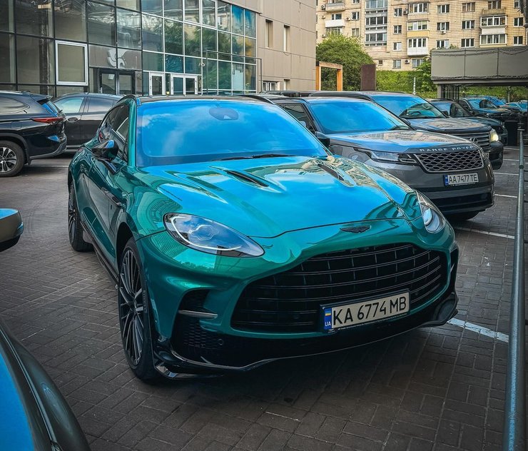 Aston Martin DBX707, автомобілі преміумкласу, елітні авто